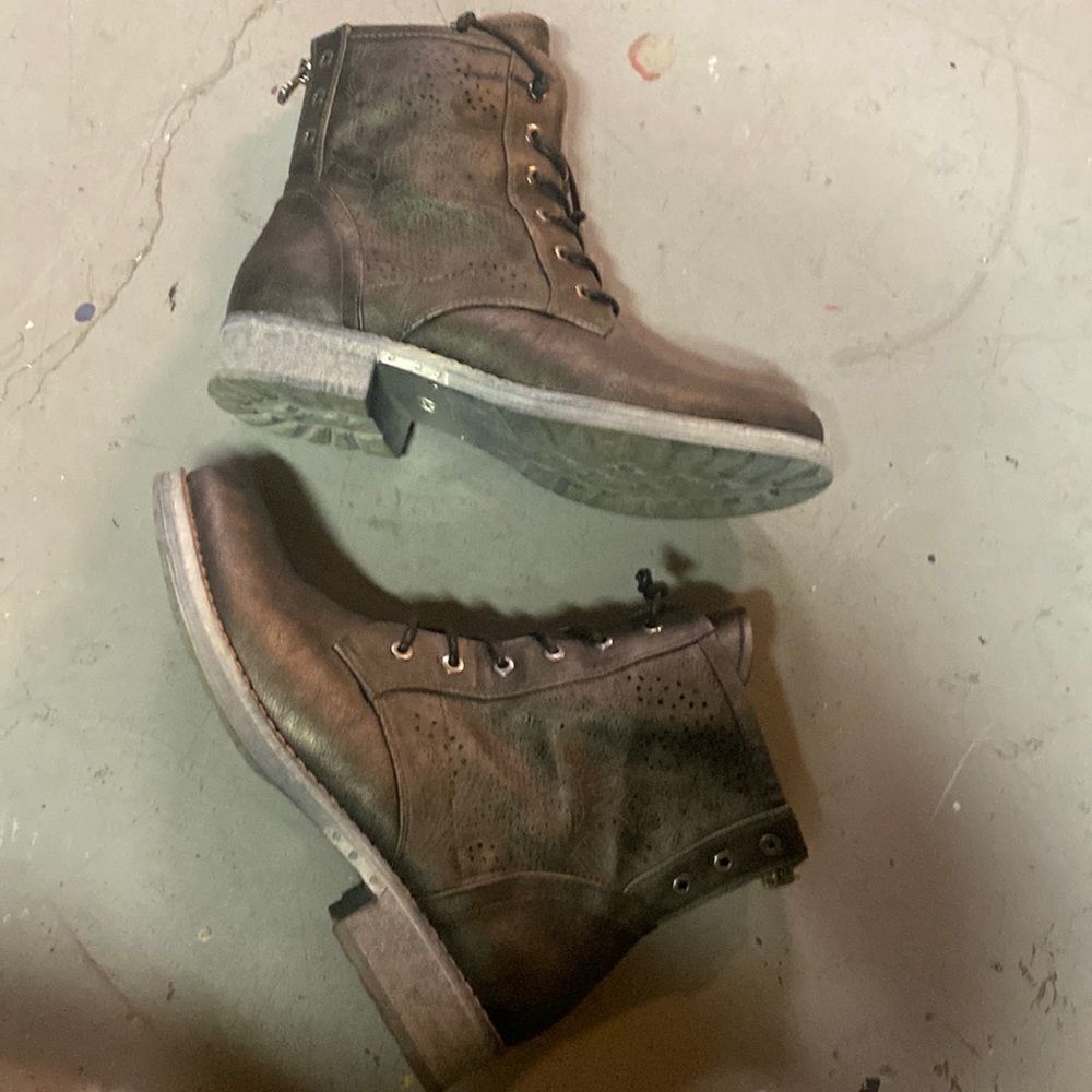 Size 39 (8.5) Steel Grey TAXI Motto Booties
